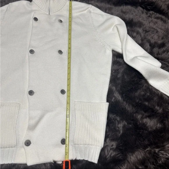 Elegant White Double-Breasted Zip-Up Sweater